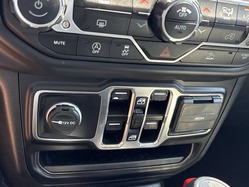 Used 2023 Jeep Gladiator Overland AWD/4WD image 33