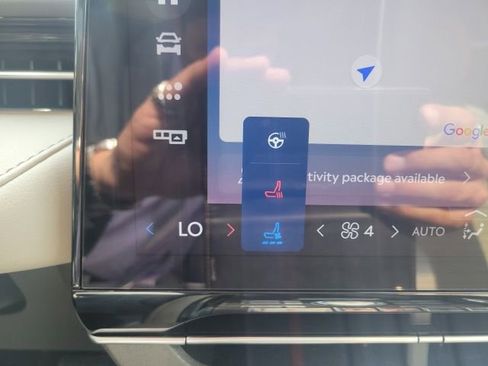 Used 2024 Lincoln Nautilus Reserve w/ Equipment Group 202A AWD/4WD image 9