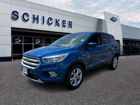Used 2017 Ford Escape SE FWD image 4
