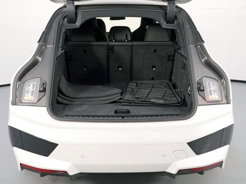 Used 2022 BMW iX xDrive50 w/ Sport Package image 9