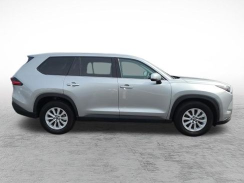 Certified 2025 Toyota Grand Highlander AWD image 4