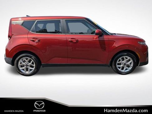 Used 2022 Kia Soul LX w/ Technology Package image 2