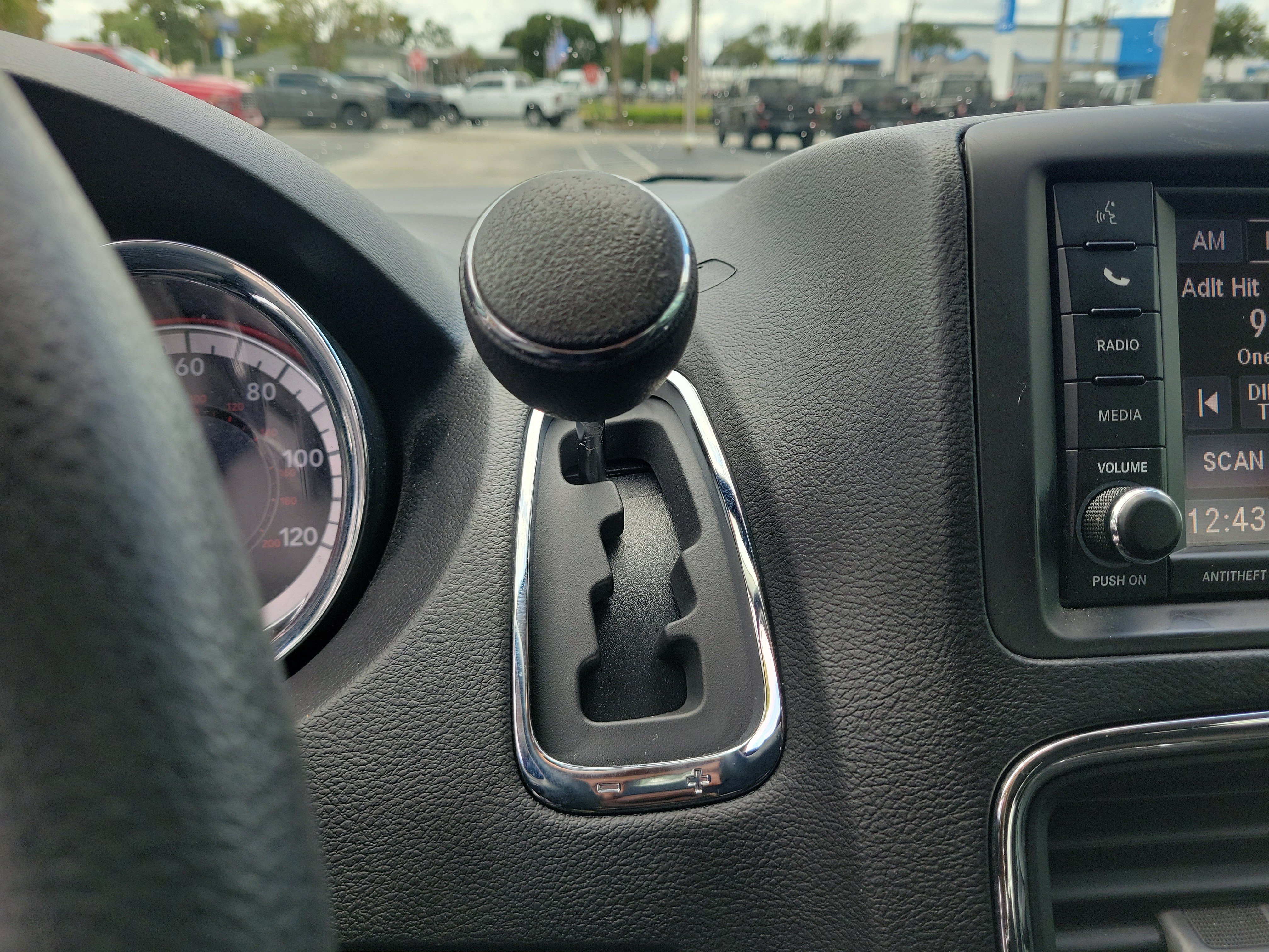 Used 2020 Dodge Grand Caravan SE FWD image 22