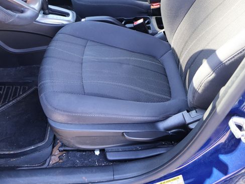 Used 2014 Chevrolet Sonic LT image 37