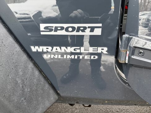 Used 2017 Jeep Wrangler Unlimited Sport w/ Quick Order Package 24S image 24