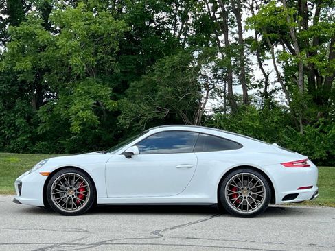 Used 2017 Porsche 911 Carrera 4S AWD/4WD image 2