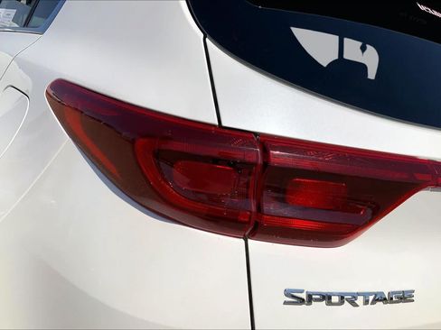 Used 2021 Kia Sportage LX AWD/4WD image 31