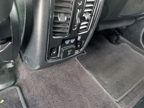 Used 2018 Jeep Grand Cherokee Limited image 22