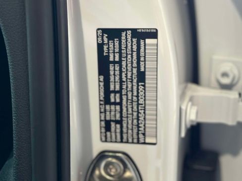 New 2026 Porsche Macan image 33