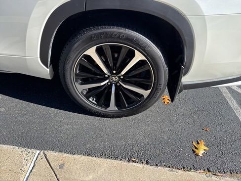 Used 2021 Toyota Highlander XSE image 30