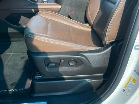 Used 2021 Chevrolet Tahoe High Country RWD image 17