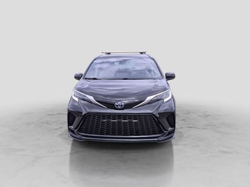 Used 2021 Toyota Sienna AWD image 3