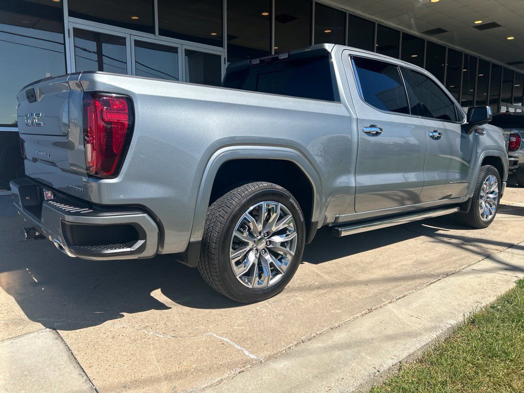 Used 2025 GMC Sierra 1500 Denali w/ Denali Reserve Package AWD/4WD image 7