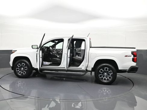 Used 2023 Chevrolet Colorado Z71 w/ Z71 Convenience Package 2 AWD/4WD image 40