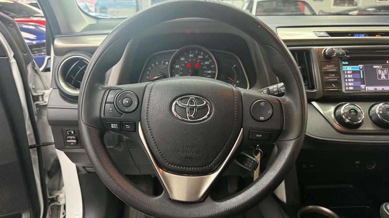 Used 2015 Toyota RAV4 LE FWD image 10