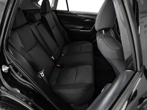 Used 2022 Toyota RAV4 XLE image 30