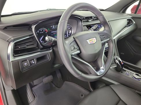 Certified 2025 Cadillac XT6 Luxury image 19