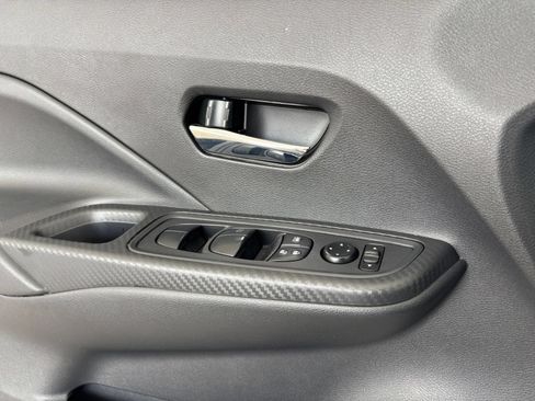 Used 2025 Nissan Versa SV FWD image 18
