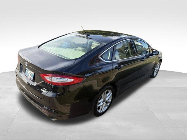 Used 2014 Ford Fusion SE w/ Equipment Group 202A FWD image 3