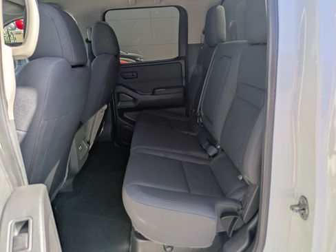 Used 2022 Nissan Frontier S AWD/4WD image 27