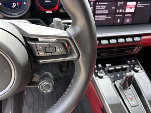 Used 2020 Porsche 911 Carrera RWD image 28