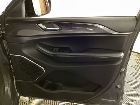 Used 2021 Jeep Grand Cherokee L Altitude image 39