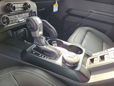 New 2025 Ford Bronco Badlands image 29