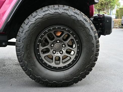 Used 2022 Jeep Wrangler Unlimited Rubicon w/ Xtreme Recon 35" Tire Package image 16