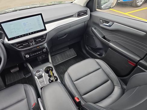 Certified 2024 Ford Escape Platinum AWD/4WD image 32