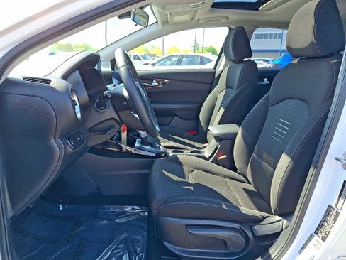 Used 2019 Kia Forte S w/ S Premium Package FWD image 14