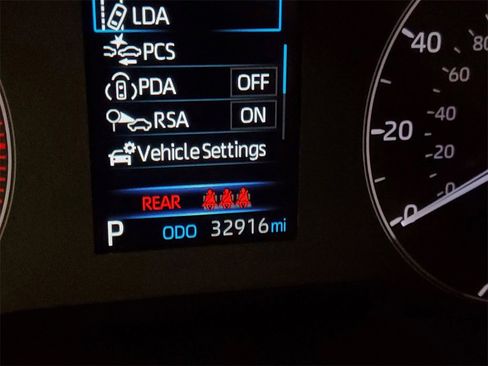 Used 2024 Toyota Corolla SE image 25