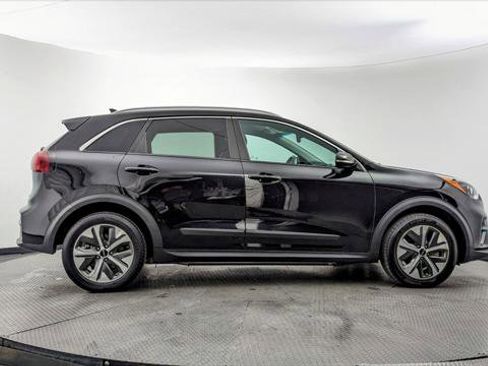 Used 2022 Kia Niro EX FWD image 9