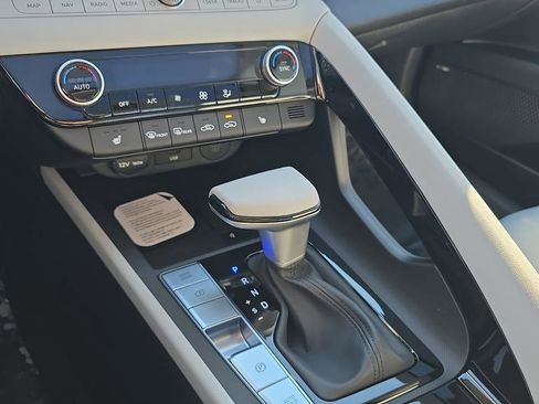 New 2026 Hyundai Elantra Limited FWD image 21