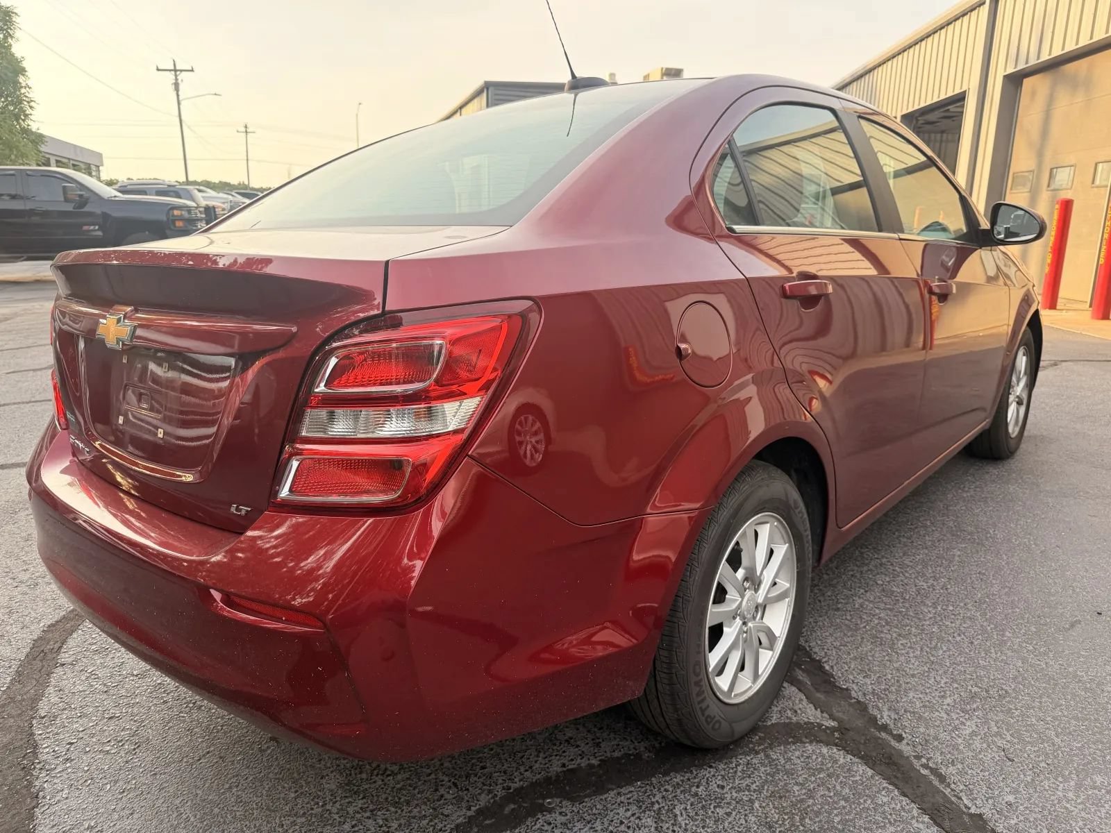Used 2017 Chevrolet Sonic LT FWD image 4