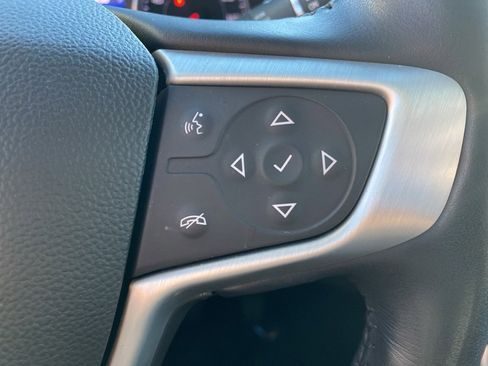 Used 2022 GMC Terrain SLT w/ Tech Package image 10