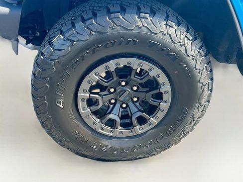 Certified 2024 Ford Bronco Raptor w/ Interior Carbon Fiber Pack 6 AWD/4WD image 38