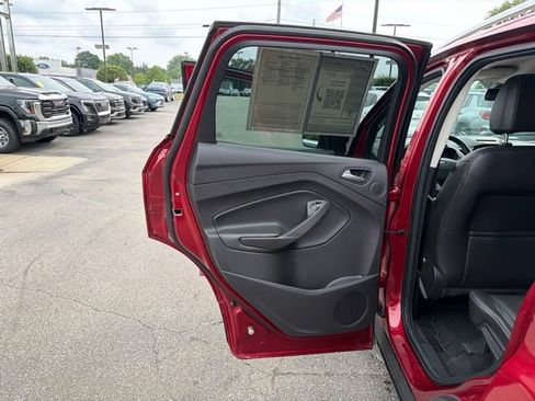 Used 2017 Ford Escape Titanium FWD image 23