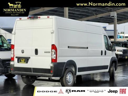 New 2024 RAM ProMaster 2500 w/ Convenience Group FWD image 4