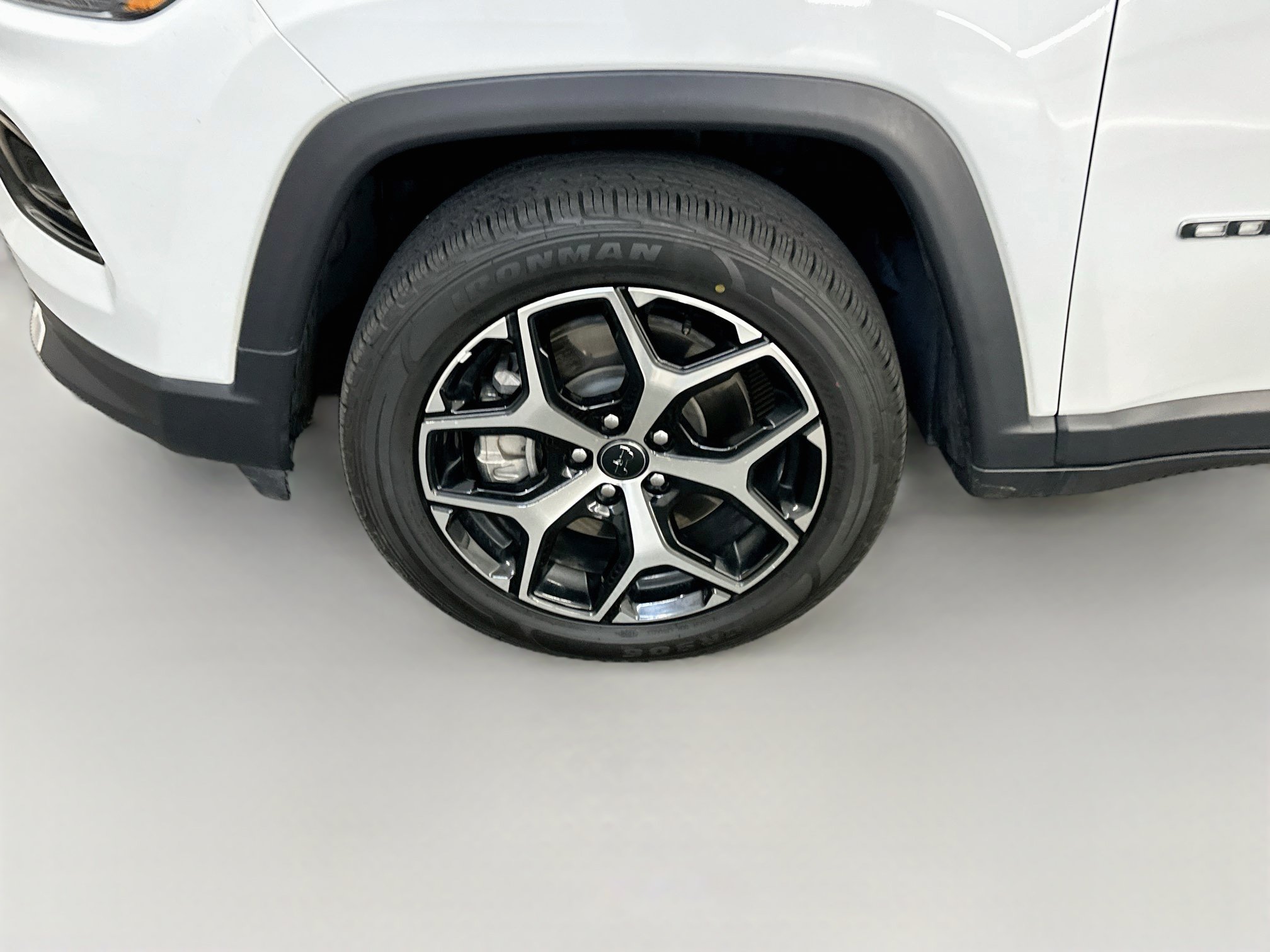 Used 2025 Jeep Compass Limited AWD/4WD image 11