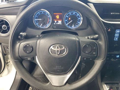 Used 2018 Toyota Corolla LE FWD image 24