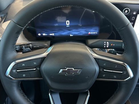 New 2026 Chevrolet Equinox ACTIV AWD/4WD image 24