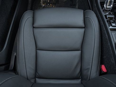 New 2026 Volvo XC40 B5 Plus w/ Protection Package Premier image 32