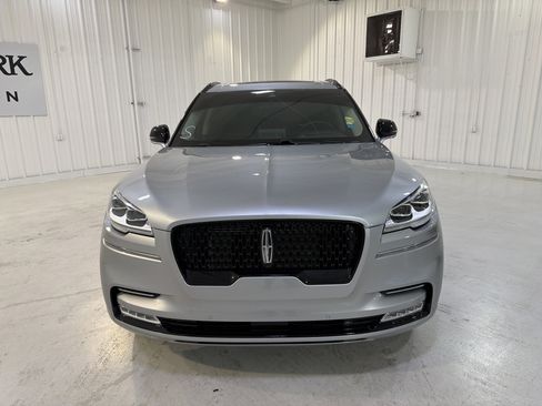 Used 2023 Lincoln Aviator Reserve w/ Equipment Group 201A image 8