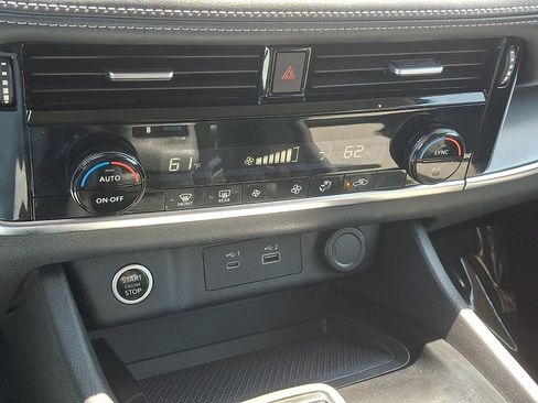 Used 2022 Nissan Rogue SV AWD/4WD image 15