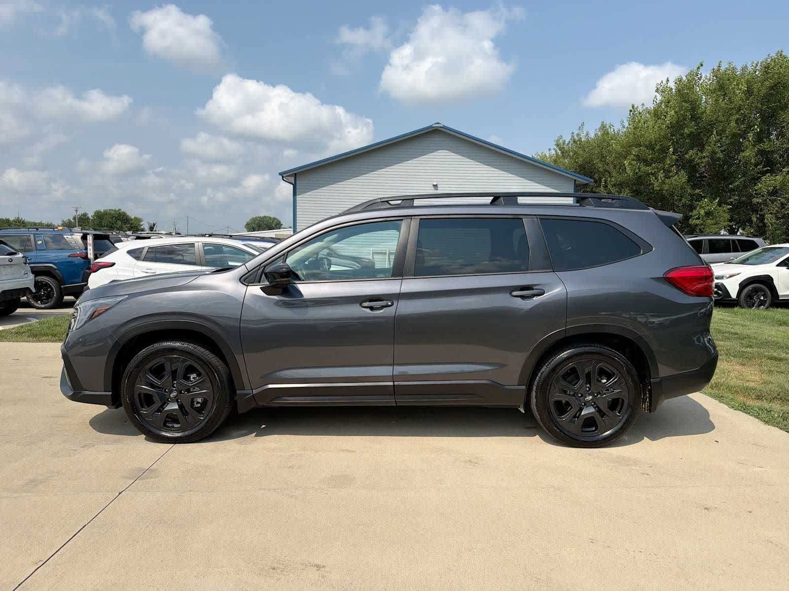 Used 2024 Subaru Ascent Onyx Edition AWD/4WD image 3