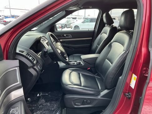 Used 2019 Ford Explorer XLT w/ Equipment Group 202A image 13