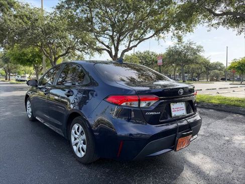 Used 2022 Toyota Corolla LE FWD image 4