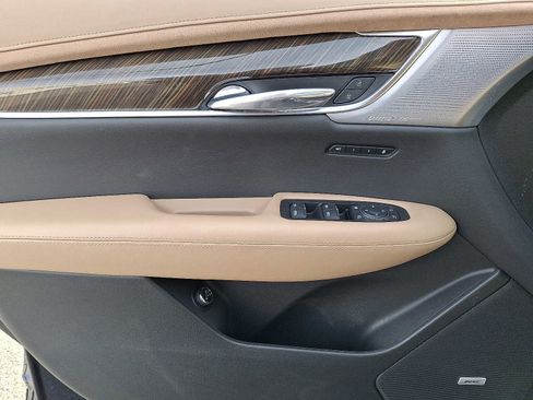 Used 2022 Cadillac XT6 Sport w/ Platinum Package image 14