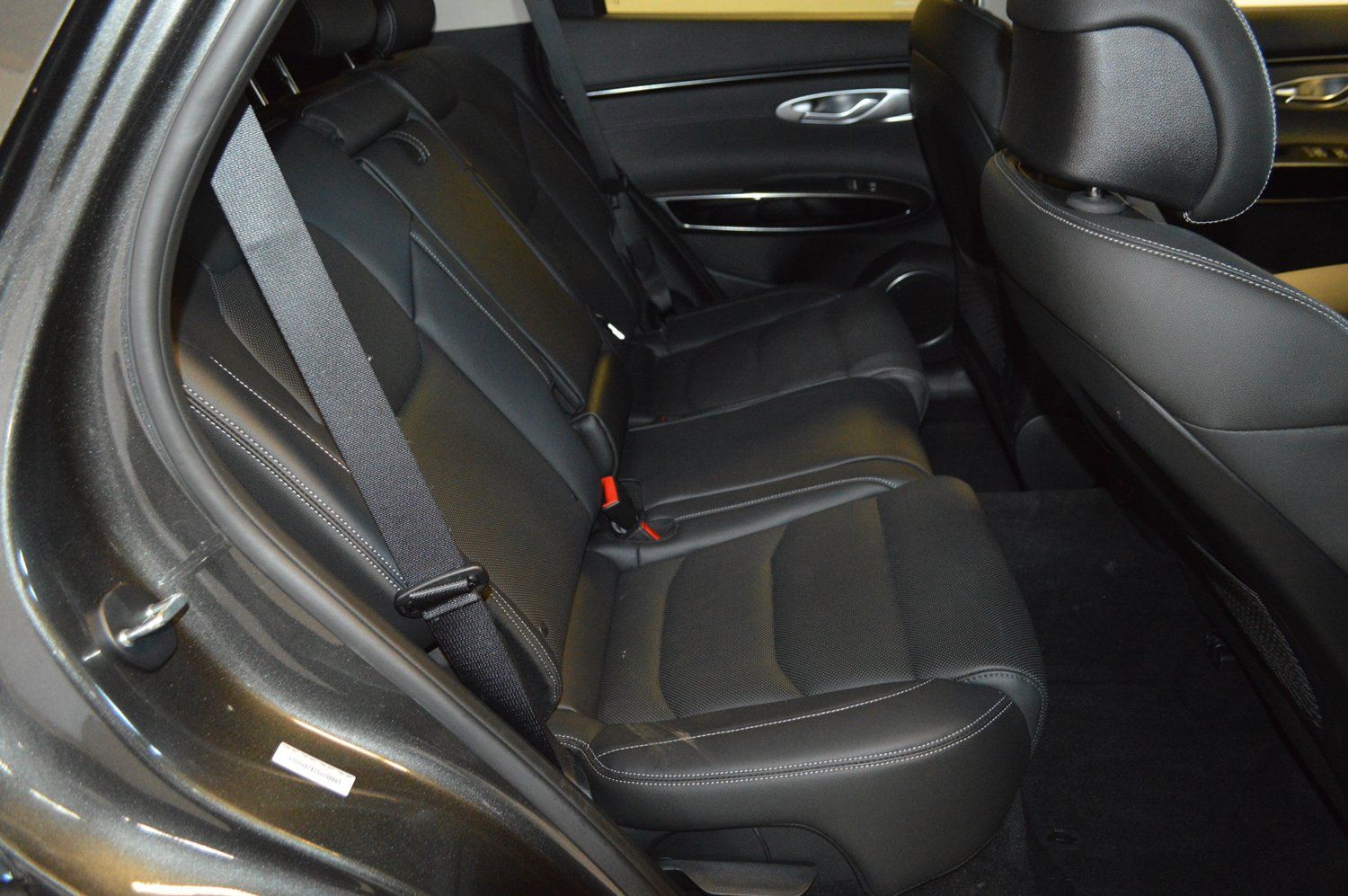 Used 2025 Genesis GV70 2.5T AWD/4WD image 12