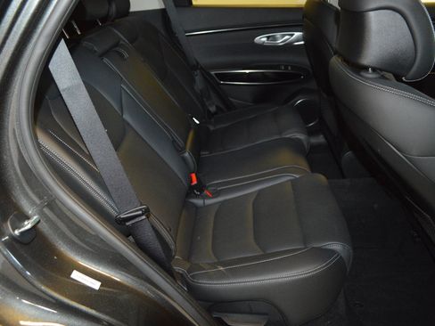 Used 2025 Genesis GV70 2.5T AWD/4WD image 12